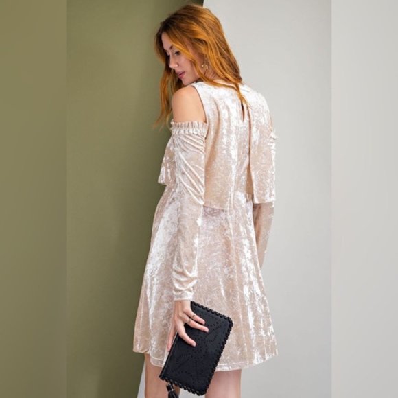 Easel | Holly Holiday Long Sleeve Ice Crushed Velvet Cold Shoulder Flowy Dress - Picture 10 of 14